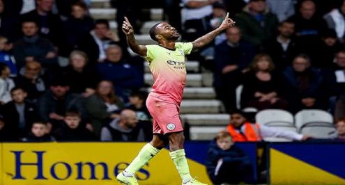 ردًا على مقارنته بميسي ورونالدو.. سترلينج: أحتاج لتسجيل 60 هدفًا سنويًا على مدار 15 موسمًا